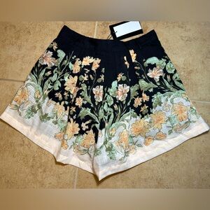 NWT🌷En Saison Iris Shorts - Size Small (also have a Medium listed)